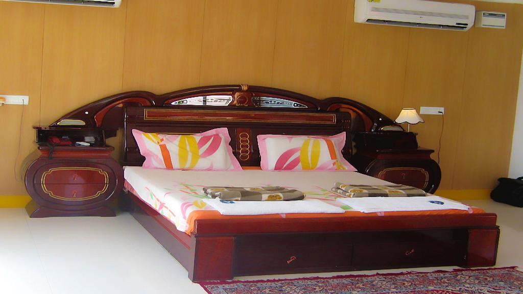 Hotel Sri Saravana ราเมศวาราม ภายนอก รูปภาพ